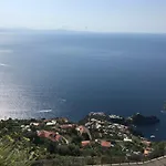 Daire Coastal Cliff, Amalfi Pianillo